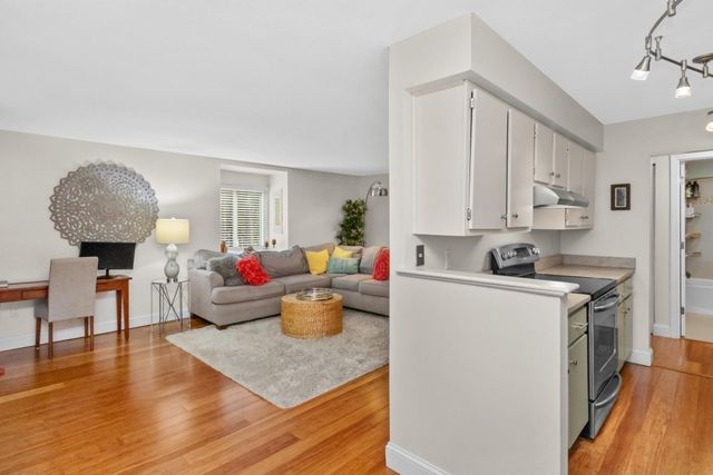 2 Beals Cove Rd K, Hingham, MA 02043
