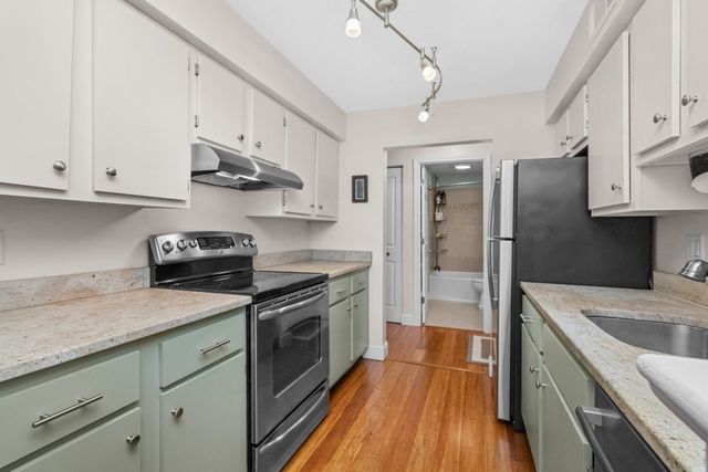 2 Beals Cove Rd K, Hingham, MA 02043