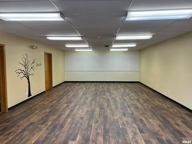 5123 MIDDLE Road 120, Bettendorf, IA 52722