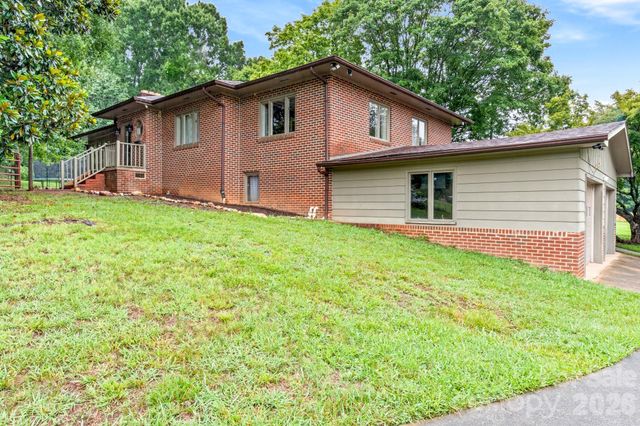 226 Pleasant Hill Drive, Elkin, NC 28621