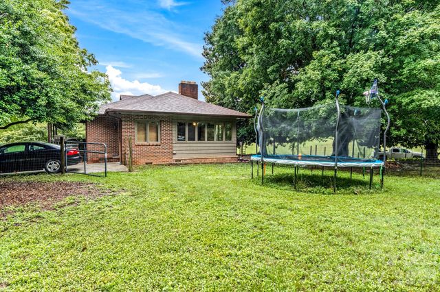 226 Pleasant Hill Drive, Elkin, NC 28621