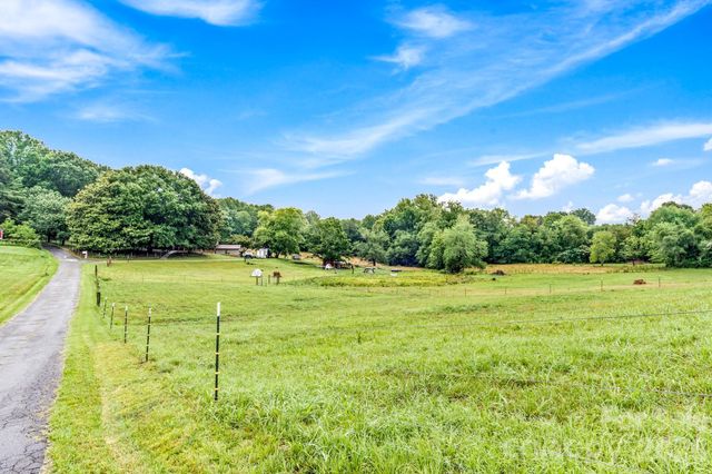 226 Pleasant Hill Drive, Elkin, NC 28621