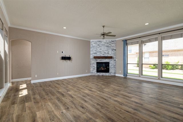 8105 Thornwood Drive, North Richland Hills, TX 76182