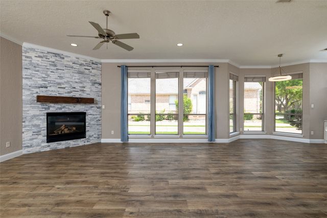 8105 Thornwood Drive, North Richland Hills, TX 76182