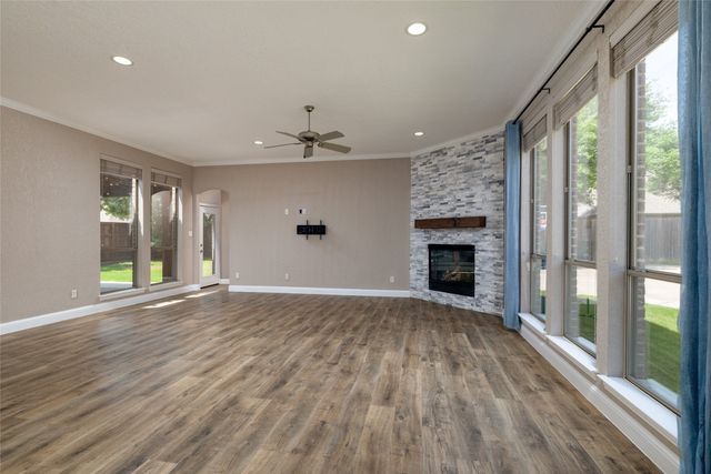 8105 Thornwood Drive, North Richland Hills, TX 76182