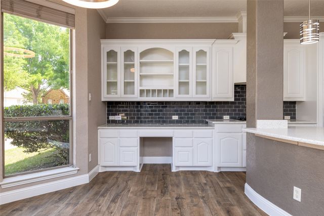 8105 Thornwood Drive, North Richland Hills, TX 76182