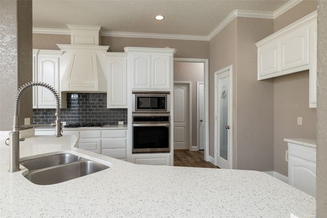 8105 Thornwood Drive, North Richland Hills, TX 76182