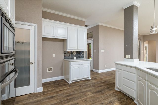 8105 Thornwood Drive, North Richland Hills, TX 76182