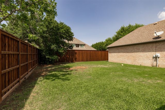 8105 Thornwood Drive, North Richland Hills, TX 76182