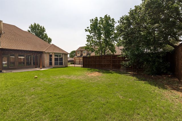 8105 Thornwood Drive, North Richland Hills, TX 76182
