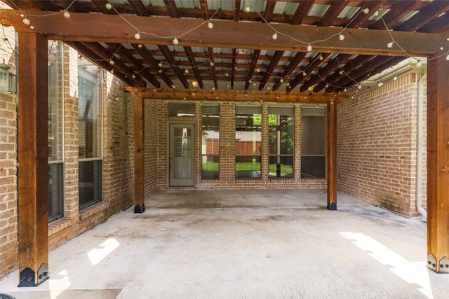 8105 Thornwood Drive, North Richland Hills, TX 76182