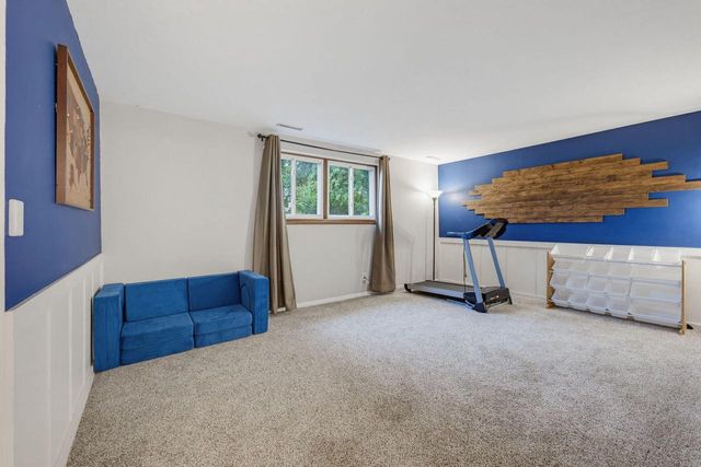12405 W Crawford AVENUE, New Berlin, WI 53151