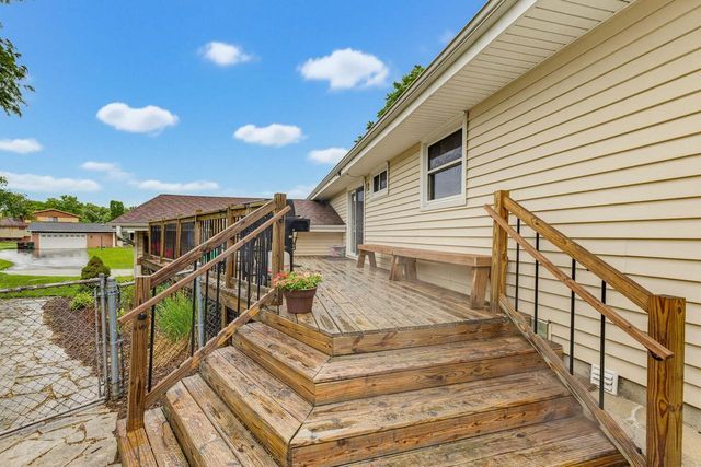 12405 W Crawford AVENUE, New Berlin, WI 53151