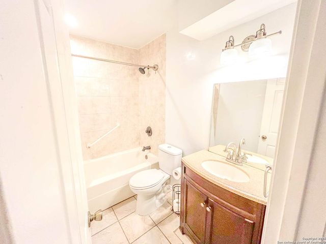 13130 Blanco Rd Apt 904, San Antonio, TX 78216