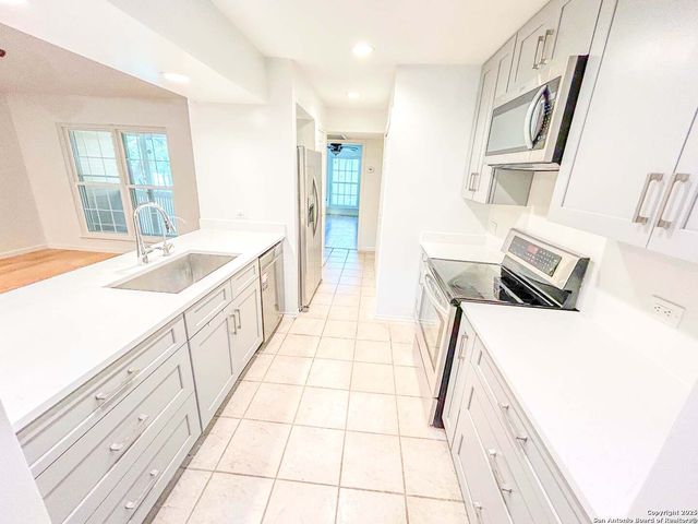 13130 Blanco Rd Apt 904, San Antonio, TX 78216