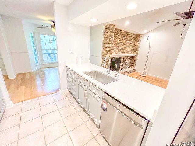 13130 Blanco Rd Apt 904, San Antonio, TX 78216