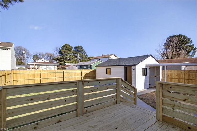 2711 Evergreen PL, Portsmouth, VA 23704