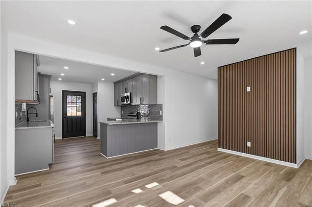 2711 Evergreen PL, Portsmouth, VA 23704