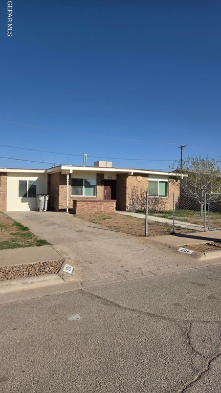 204 CLARISA Lane, El Paso, TX 79907