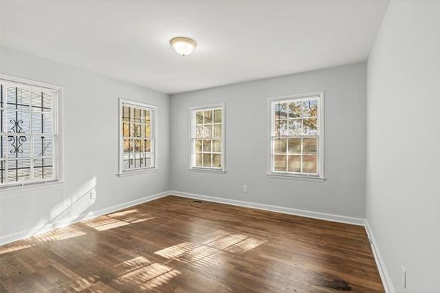 449 10th NW Street, Atlanta, GA 30318