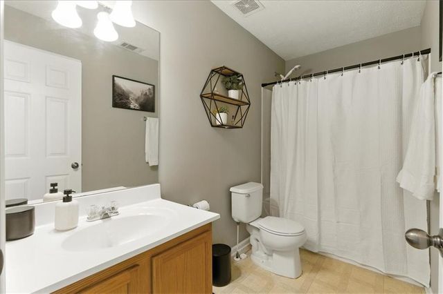 302 Oak Leaf Place, Acworth, GA 30102