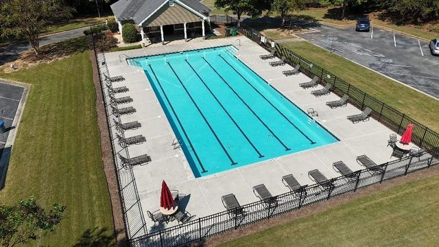 302 Oak Leaf Place, Acworth, GA 30102