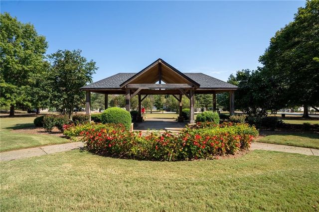 302 Oak Leaf Place, Acworth, GA 30102