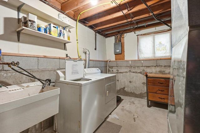 1204 N 12th AVENUE, West Bend, WI 53090