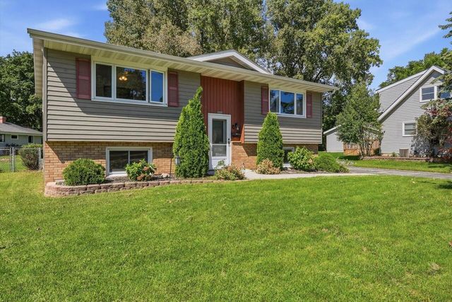 1204 N 12th AVENUE, West Bend, WI 53090