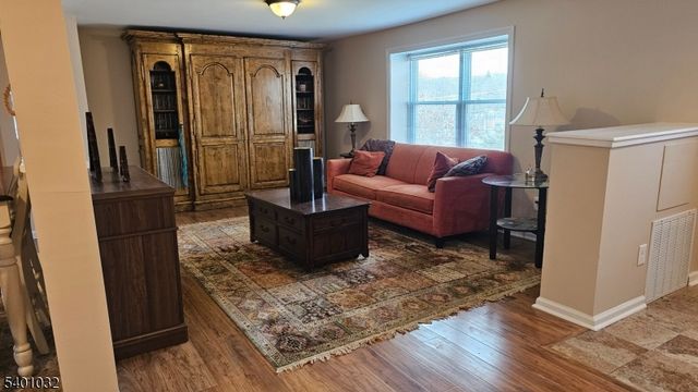 12 Ford Rd, Roxbury Twp., NJ 07850