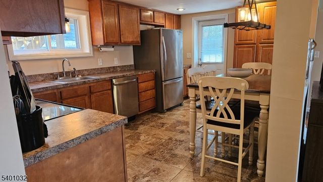 12 Ford Rd, Roxbury Twp., NJ 07850