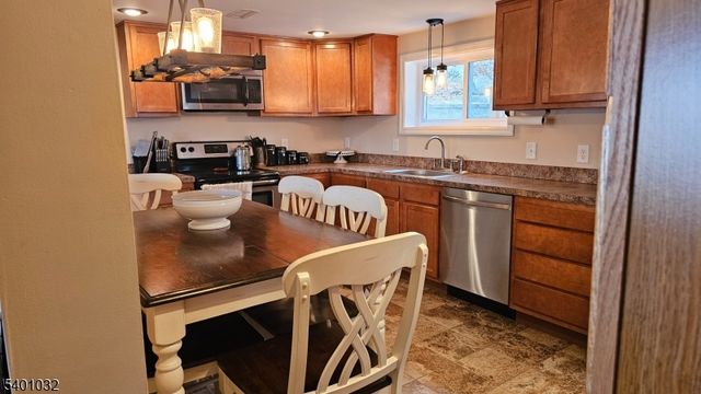 12 Ford Rd, Roxbury Twp., NJ 07850