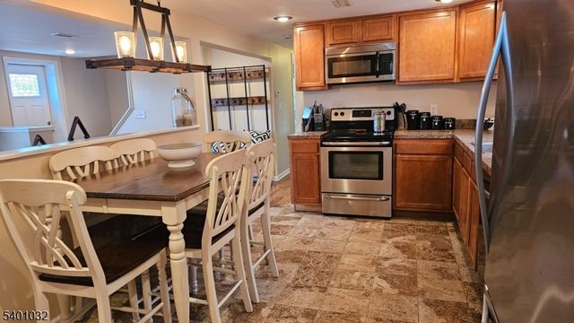 12 Ford Rd, Roxbury Twp., NJ 07850