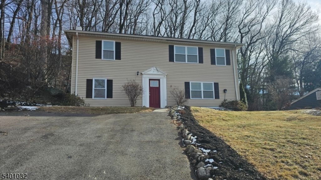 12 Ford Rd, Roxbury Twp., NJ 07850