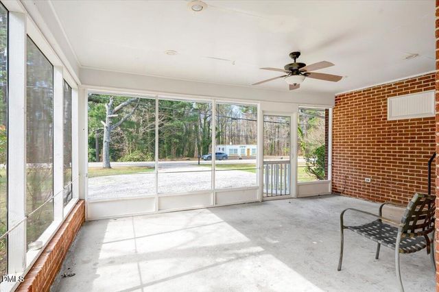 1312 W Andrews Avenue, Henderson, NC 27536