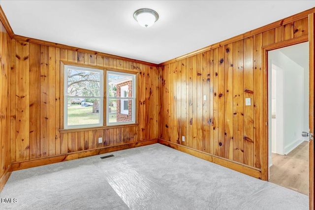 1312 W Andrews Avenue, Henderson, NC 27536