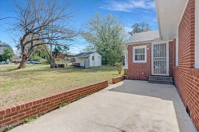 1312 W Andrews Avenue, Henderson, NC 27536