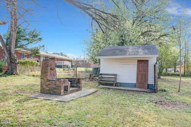 1312 W Andrews Avenue, Henderson, NC 27536