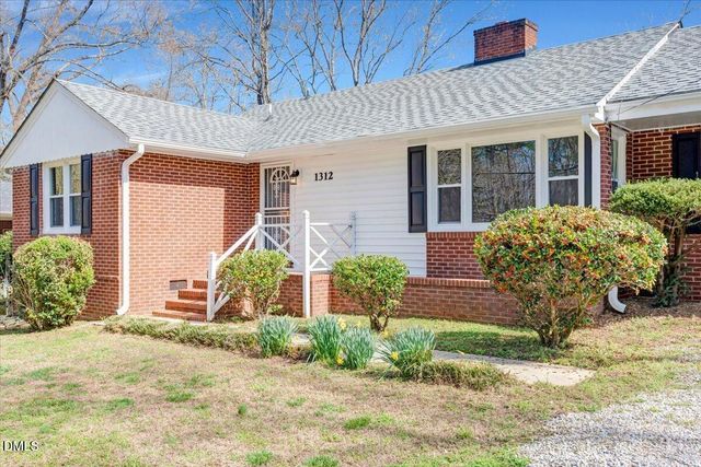 1312 W Andrews Avenue, Henderson, NC 27536