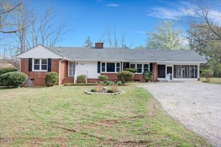 1312 W Andrews Avenue, Henderson, NC 27536