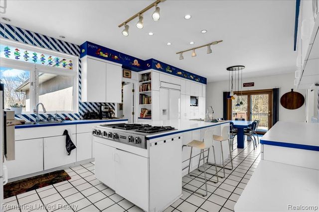 2457 Spring Lake Lane Lane, Brighton, MI 48114