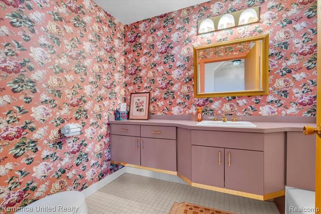 2457 Spring Lake Lane Lane, Brighton, MI 48114