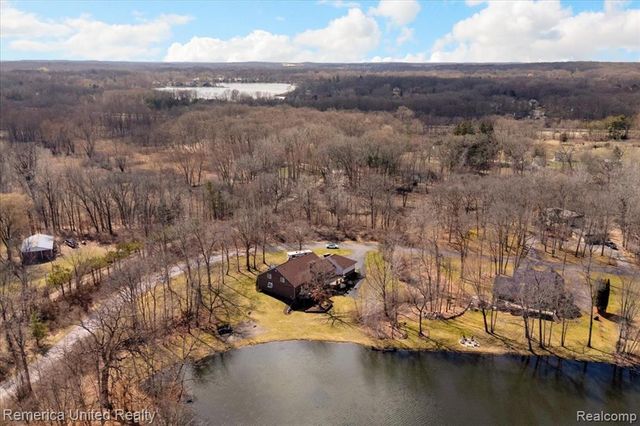 2457 Spring Lake Lane Lane, Brighton, MI 48114