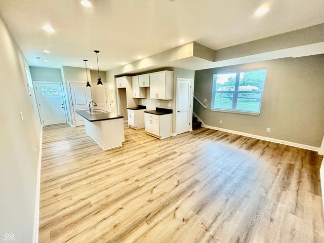 924 N Oakland Avenue, Indianapolis, IN 46201