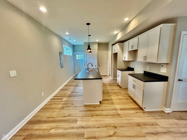 924 N Oakland Avenue, Indianapolis, IN 46201