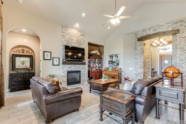 124 El Cielo, Boerne, TX 78006
