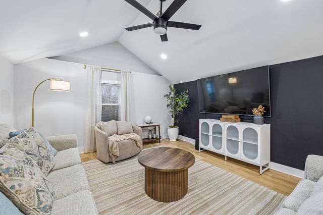 968 Peachers Mill Rd, Clarksville, TN 37042