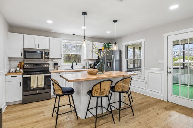 968 Peachers Mill Rd, Clarksville, TN 37042