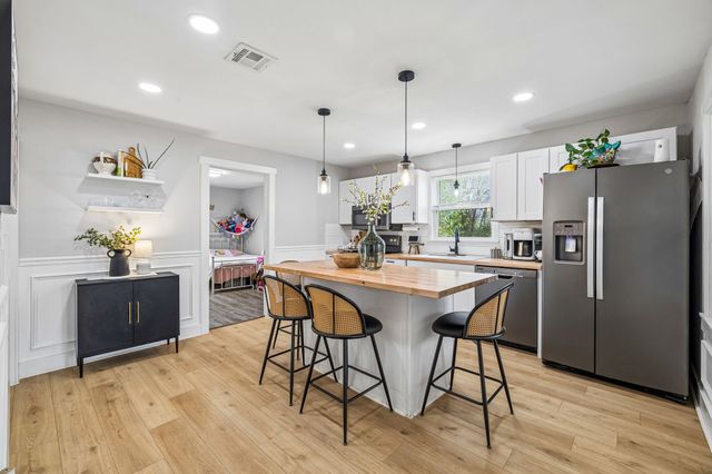 968 Peachers Mill Rd, Clarksville, TN 37042