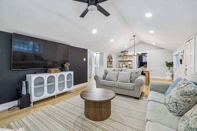 968 Peachers Mill Rd, Clarksville, TN 37042